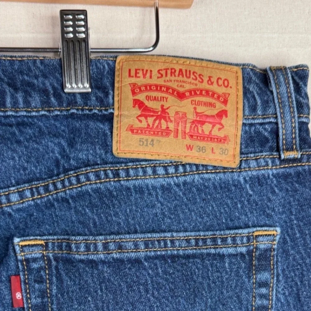 Levi's Strauss Men's 514 Straight Fit Jeans size 36X30 Blue